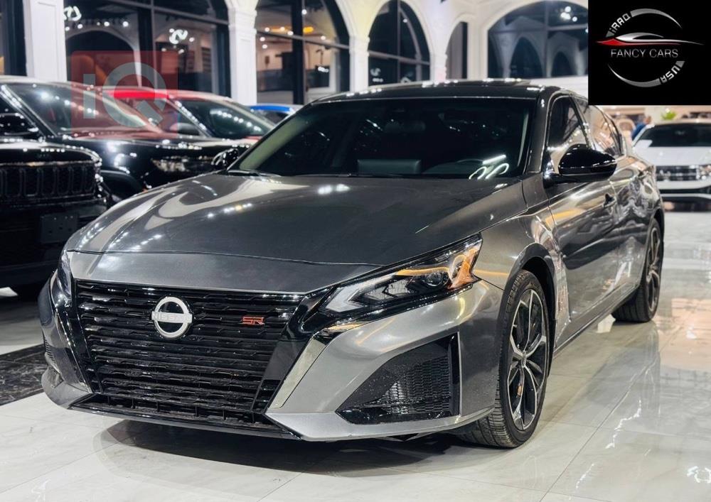 نيسان ألتيما